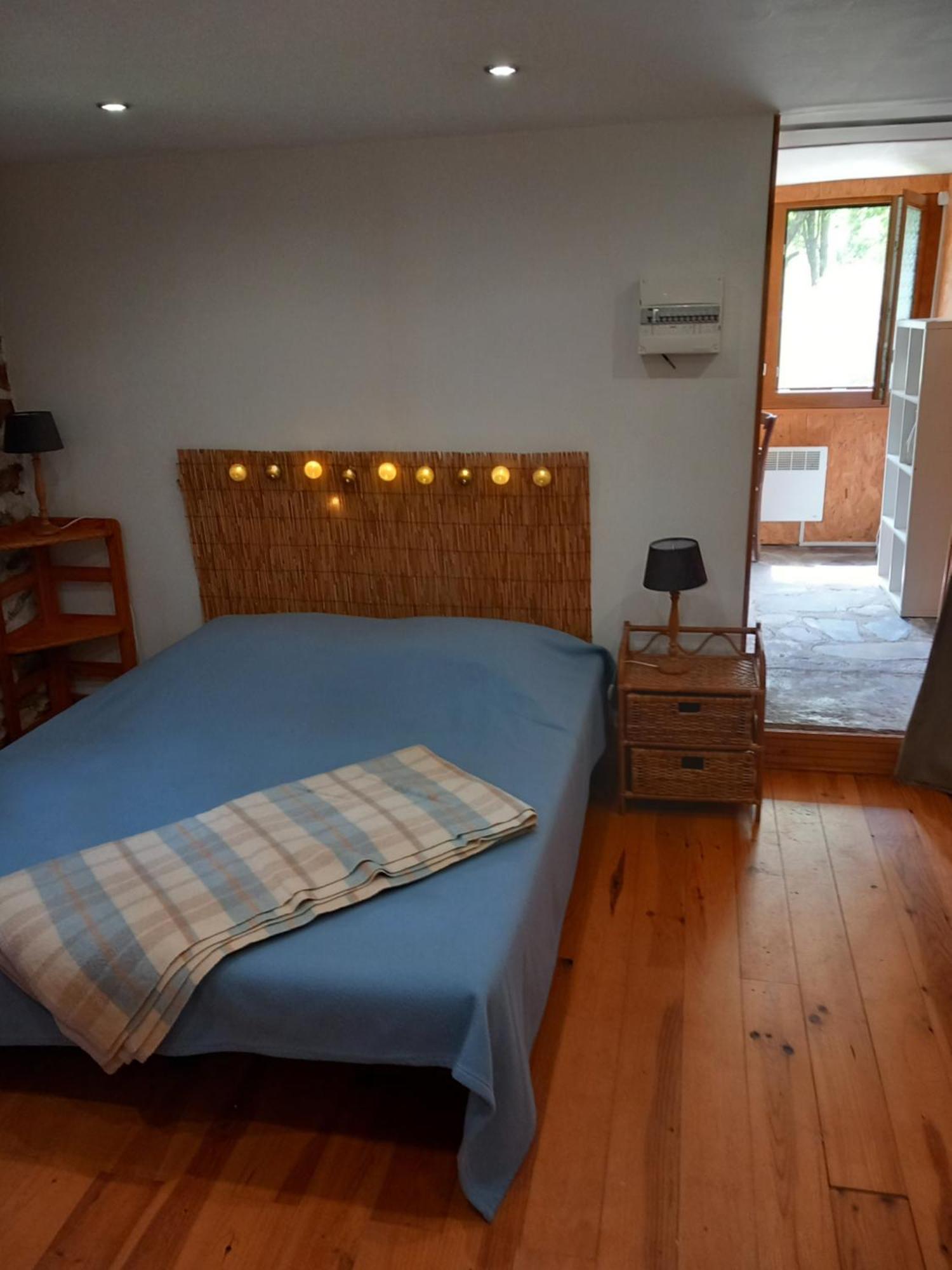 Les Cedres Bleus De Joany Apartment Viviez ภายนอก รูปภาพ